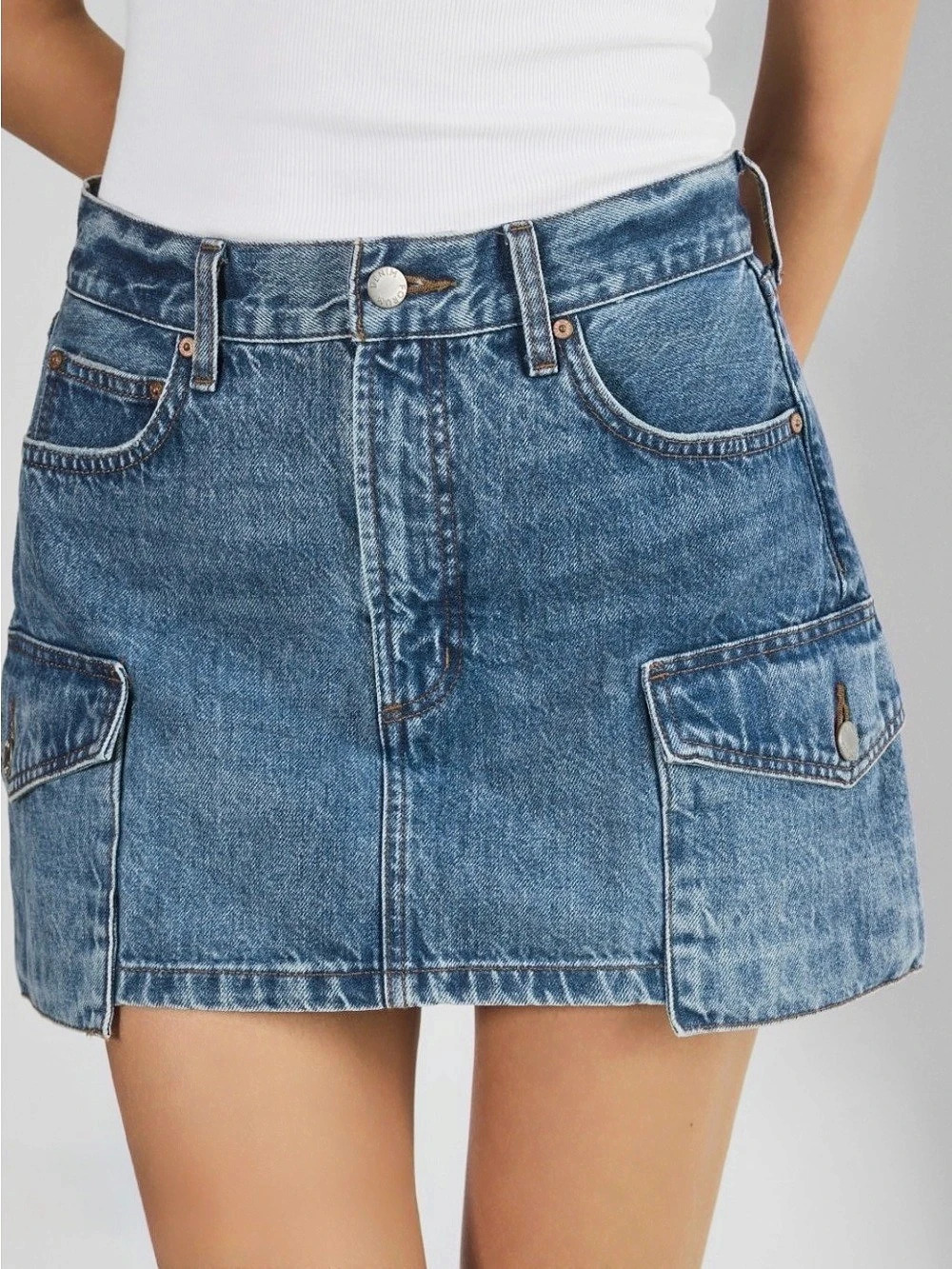 Denim Forum The ‘90s Cargo Mini Skirt